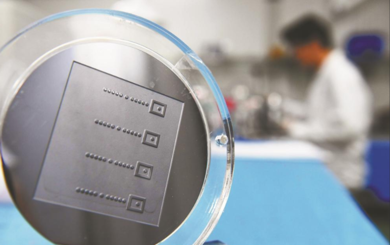 先进的芯片封装技术-芯片玻璃穿孔技术应用领域与芯片封装清洗介绍